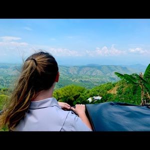 Meet your Posher, Laura